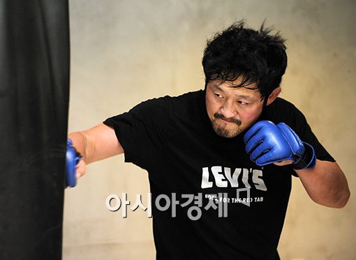 [포토]로드FC 데뷔전 앞두고 훈련하는 윤동식