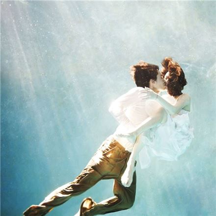 수중사진작가 와이진 "바다는 나의 두려운 사랑" 