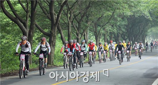 제2회 구례 지리산랠리 산악자전거 대회가 전국 MTB 동호인 500여 명이 참가한 가운데 열렸다.