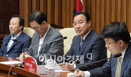 [포토]모두 발언하는 이완구 원내대표