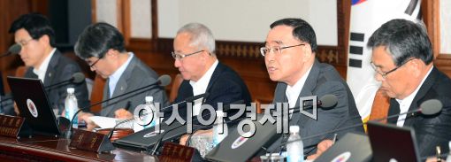 [포토]모두발언하는 정홍원 총리