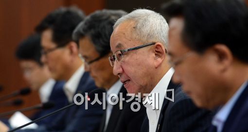 [포토]모두발언 하는 현오석 경제부총리