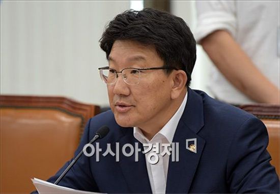 권성동 "옥시사태, 정부책임론 제기 부적절하다"