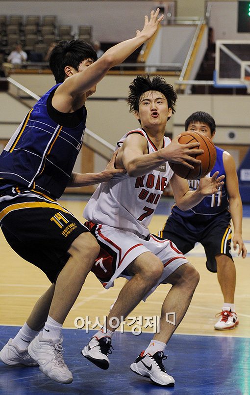[포토]이동엽,'이쯤에서 페이크 한 번'