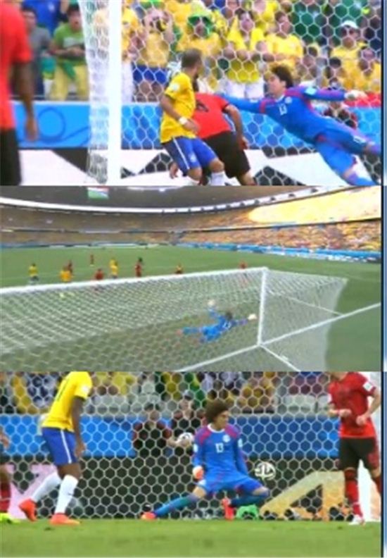 ▲멕시코의 길레르모 오초아(28·AC 아작시오)가 브라질과의 경기에서 슈퍼 세이브를 선보였다. (사진: KBS2 중계화면 캡처)