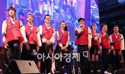 [포토]광화문 거리응원 나선 '무한도전'