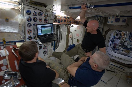 ▲국제우주정거장에 탑승해 있는 우주비행사들이 월드컵을 지켜보고 있다.[사진제공=NASA]