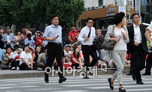 [포토]출근길 서두르는 시민들
