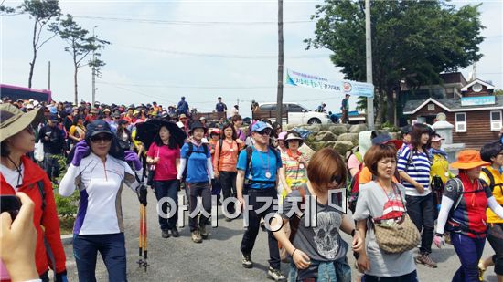 제84회 춘향제와 함께하는 지리산 둘레길 걷기대회가 700명의 여행객들이 참가한 가운데 성료됐다.