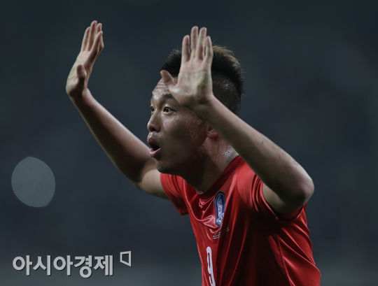 [월드컵]"펠라이니보다 박주영처럼" 동상이몽 김신욱 활용법