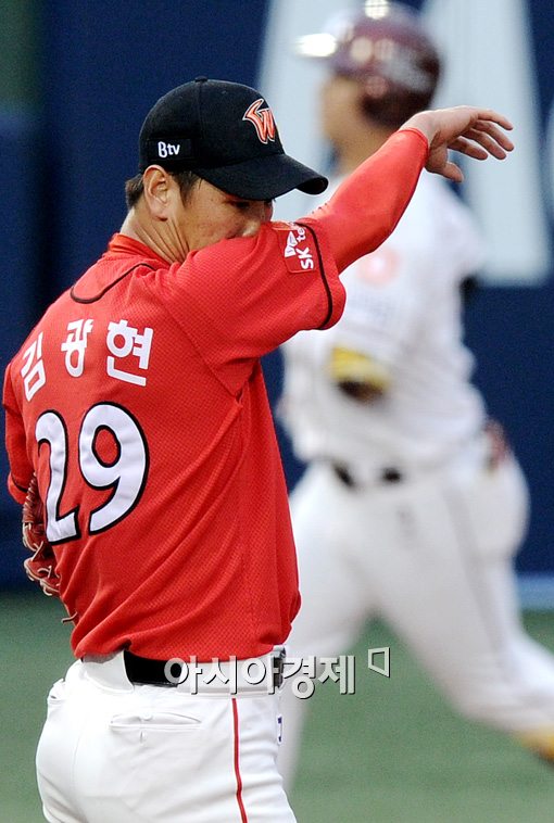 [포토]김광현,'홈런을 허용하다니'
