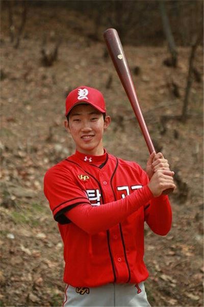 MLB.com 박효준 소개…외국인 유망주 순위 13위