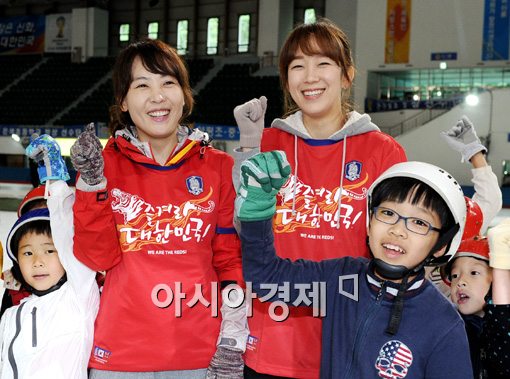 [포토]조해리-최민경,'태극전사 파이팅! 16강 파이팅!'