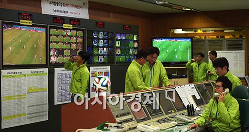 [포토]'지구 반대편 월드컵, 안방에서 시청 할수 있는 이유는?'