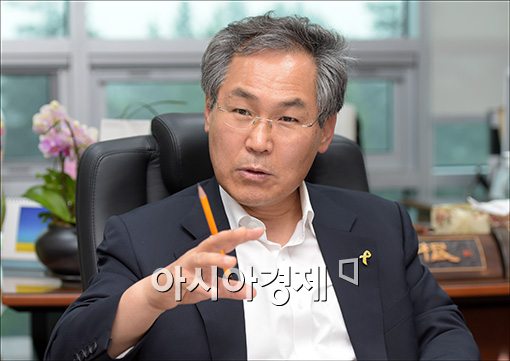 우윤근, 원내대표 출사표…"세월호法 협상 책임 잊지 않겠다"