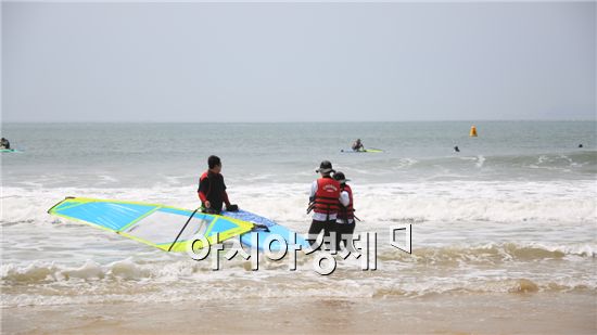 완도 신지명사십리, 해양레포츠 명소 각광