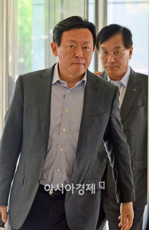 [포토]사장단 회의 참석 하는 신동빈 회장