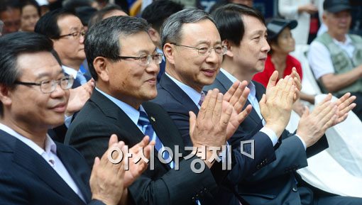 [포토]나란히 앉은 최문기 장관-황창규 회장 