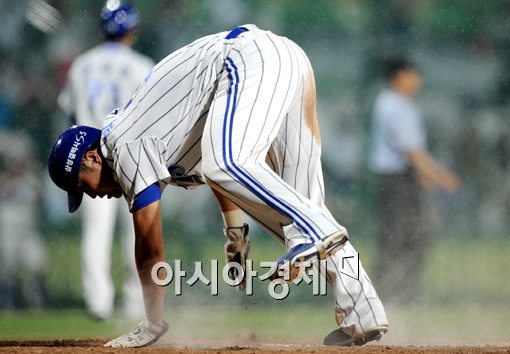 [포토]박한이,'엉거주춤해도 득점은 성공했어'