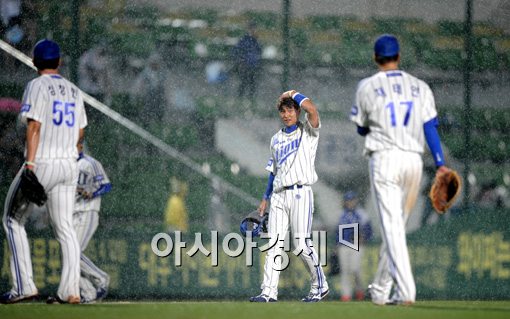 [포토]김상수,'비가 너무 많이 와요'