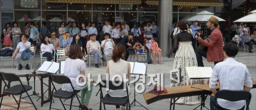 [포토]직장인들을 위한 야외 무료 콘서트
