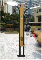 태양광으로 휴대폰 충전 