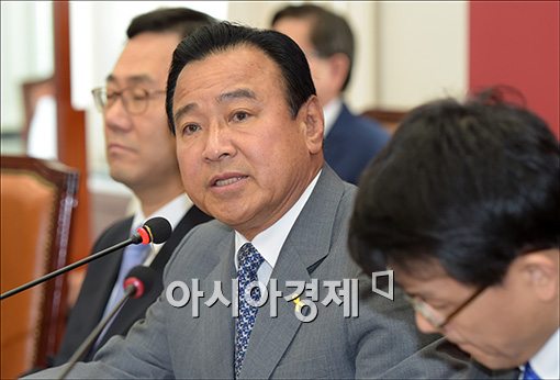 이완구 "당 내 의원들-대통령 만남 적극 주선할 것"