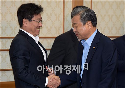 [포토]당정협의 참석한 윤상직 장관