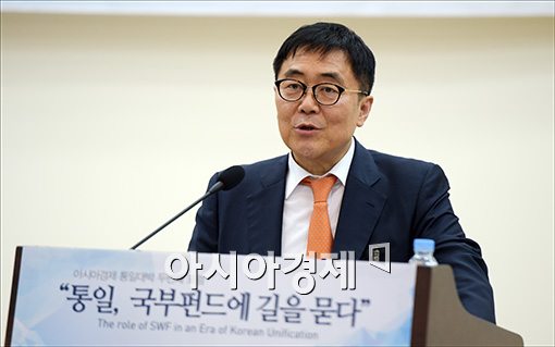 [포토]기조연설하는 추흥식 한국투자공사 본부장