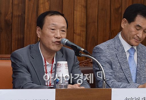 [포토]불법 복제 음반물 근절 토론회 참석한 김상옥