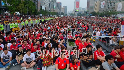[포토]광화문 거리까지 꽉찬 붉은악마 