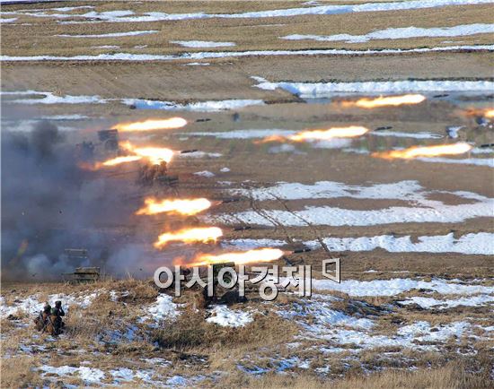 북, 122㎜ 방사포 100여발 북측 동해상에 발사…아직 NLL 이남 피해 없어