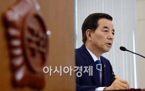 [포토]질의에 답하는 한민구 후보자
