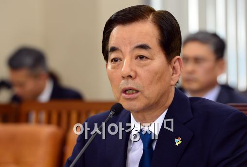 [포토]질의에 답하는 한민구 후보자