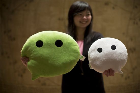 중국 인터넷기업 텐센트가 모바일 메신저 위챗 마케팅용으로 만든 베개. 사진=블룸버그