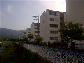 구 창원으로 불리는 의창구와 성산구 내 5층 이하 아파트 단지 31곳은 일제히 재건축 추진에 나섰다. / 