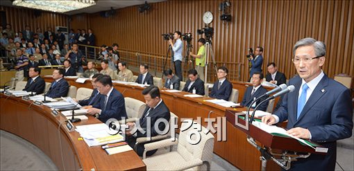 [포토]세월호 기관보고하는 김관진 국방부 장관