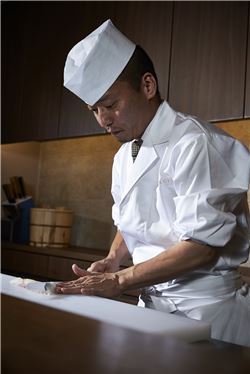 전통 일식 레스토랑 미타키가 부산 해운대 달맞이길에 '부산점'을 오픈한다.