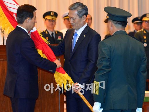 [포토]'제43·44대 국방부 장관 이·취임식'