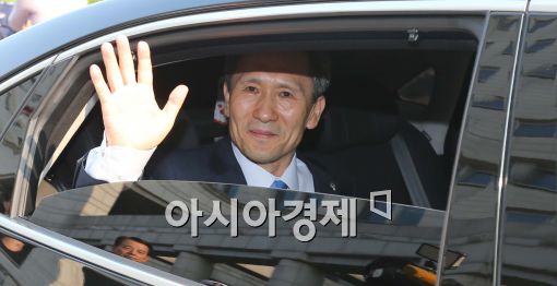 [포토]떠나는 김관진 전 국방부 장관