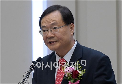 검찰, 김기식 '외유성 출장 동행' 최경수 前한국거래소 이사장 소환조사