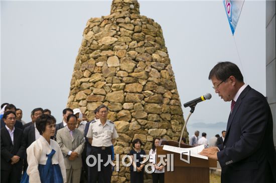 박철환 해남군수가 1일 땅끝전망대서 취임사를 하고있다.