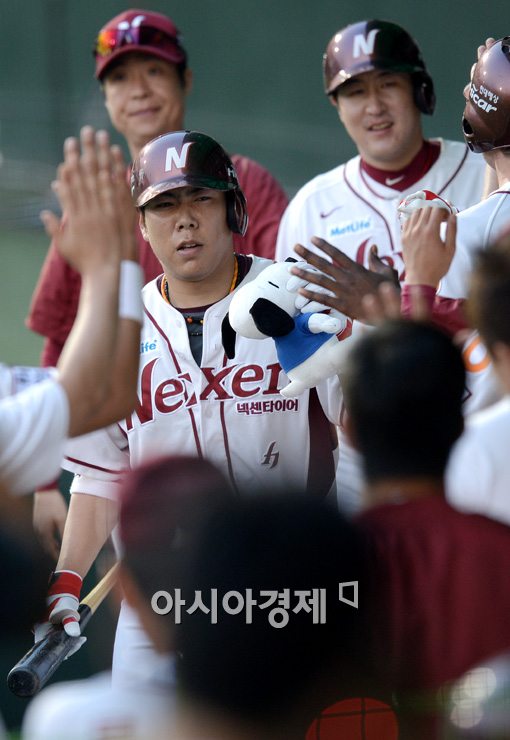 [포토]강정호,'연타석 홈런은 투런으로'