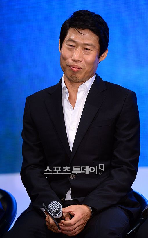 '해적' 유해진 "설리에게 욕 지도..마음에서 우러나서 하라고 했다"