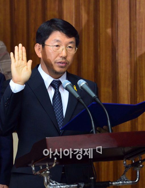 [포토]김석균 해경청장,'진실만을 말하겠습니다'