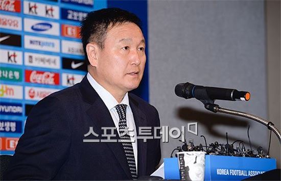 허정무 부회장 "홍명보는 한국 축구의 자산" 재신임 총대 맺나?