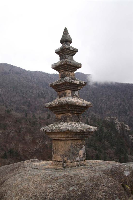 의성 대곡사 대웅전·인제 봉정암 오층석탑 보물 지정