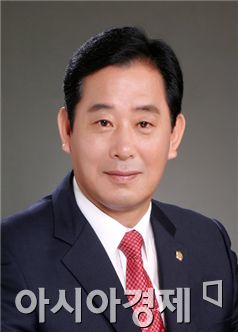 정수길 의장