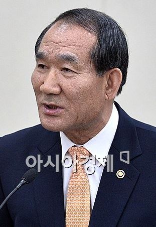 박승춘 보훈처장 "민주당 반대교육해서 고발당했다" 발언 또 논란