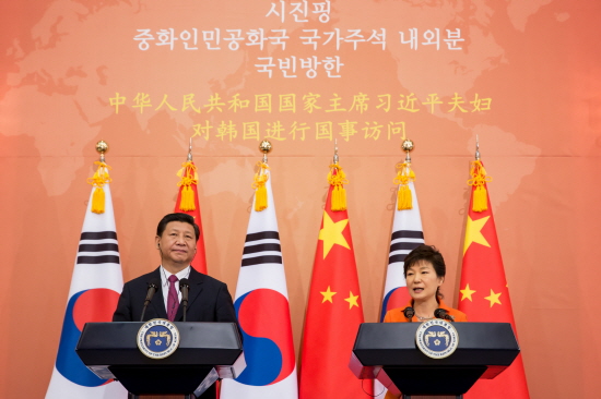 박근혜 대통령과 시진핑 중국 국가주석은 3일 청와대에서 공동기자회견을 열고 한반도 비핵화 반대 등 합의 내용을 발표했다.(사진 : 청와대)